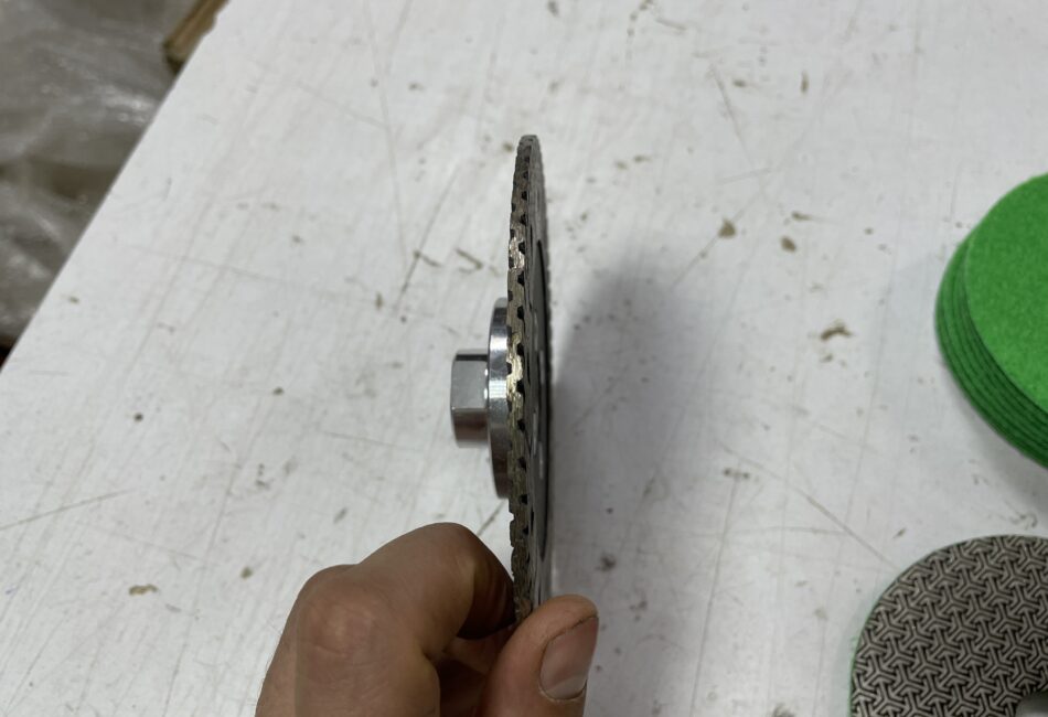 Диск алмазный с фланцем на УШМ для установки СВП толщиной 3 мм